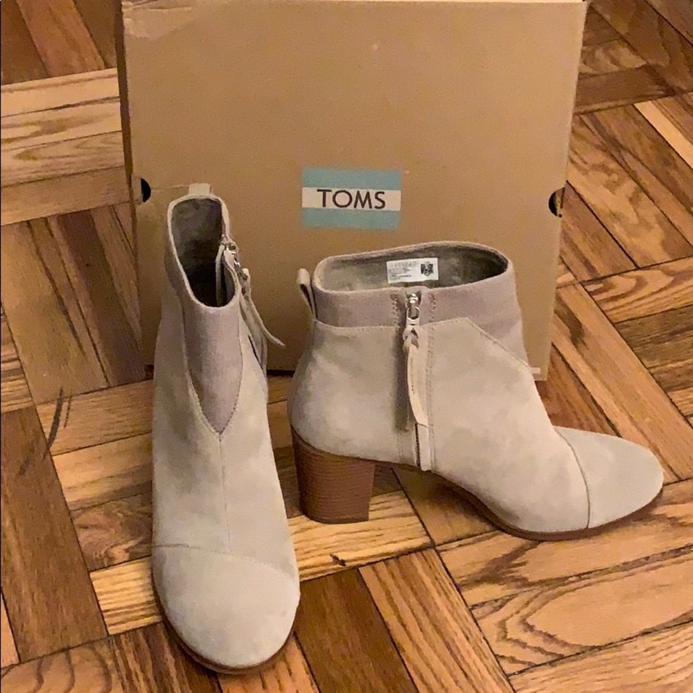 Toms suede booties
